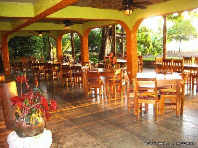 Iguana Lodge Beach Resort And Spa Puerto Jimenez Restaurant photo